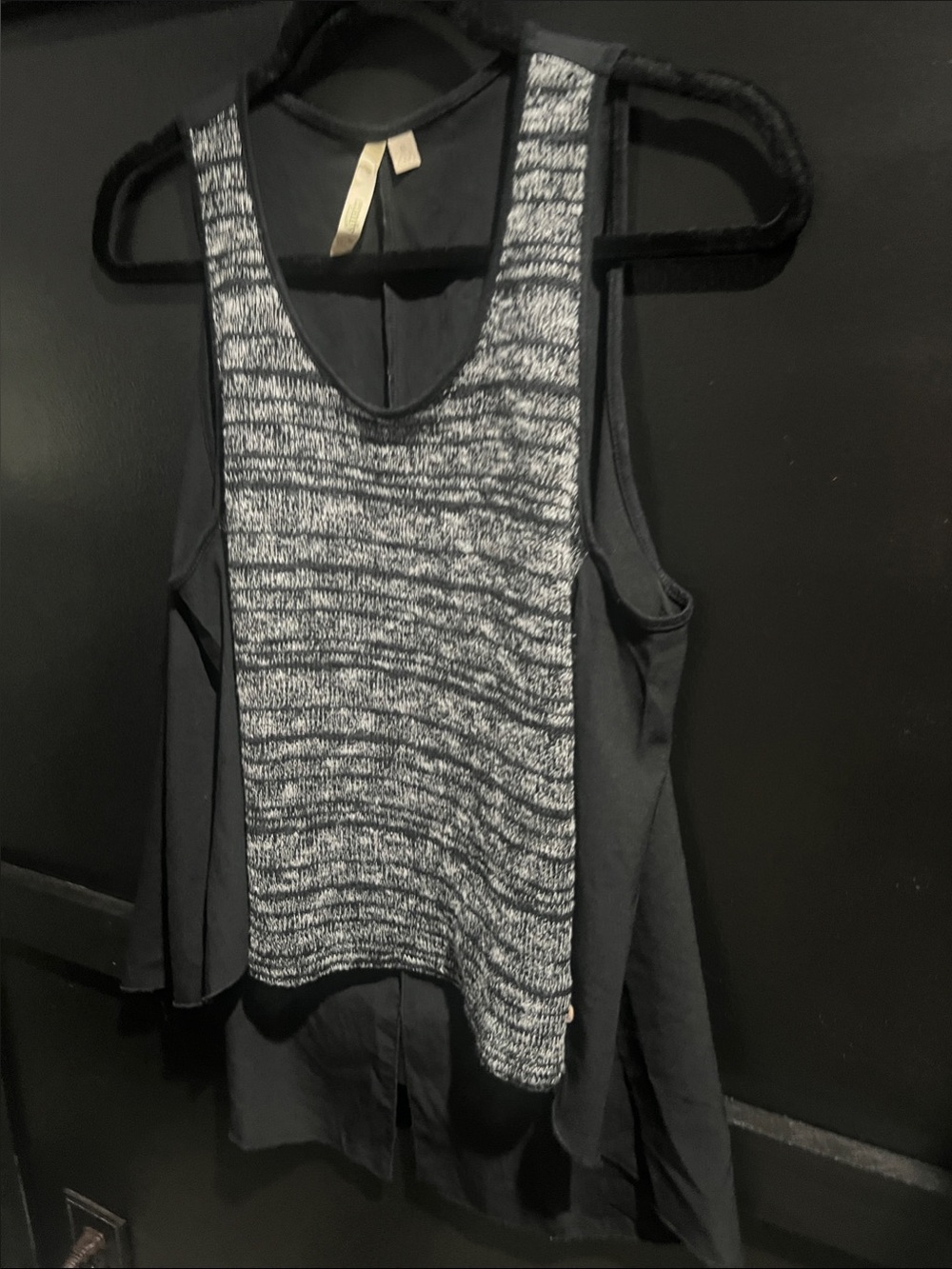 Comfy USA | Front Knitted Sleeveless Blouse | Size Small